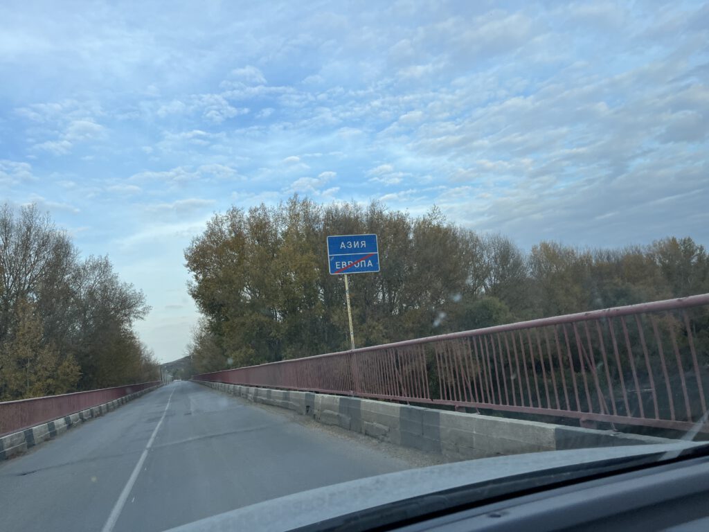 Cesta za Ural na západní sibiř.